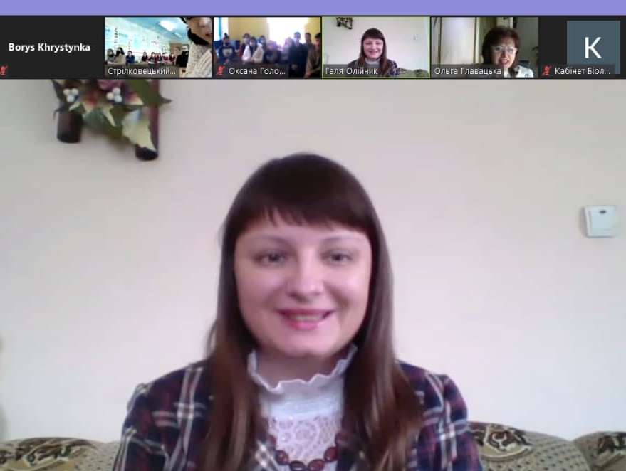 Доцент кафедри соціальної роботи, спеціальної освіти і менеджменту соціокультурної діяльності Г. М. Олійник проводить профорієнтаційну роботу